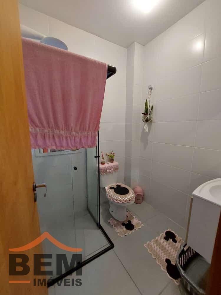 Casa à Venda com 2 quartos sendo 2 suítes no bairro Santa Regina em Camboriú/SC