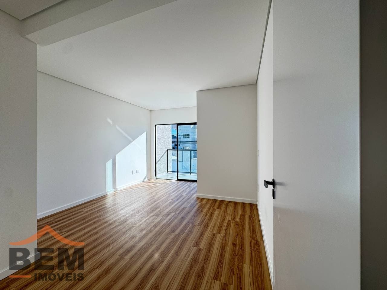 Casa à Venda com 2 quartos sendo 2 suítes, 1 vaga no bairro Santa Regina em Camboriú/SC