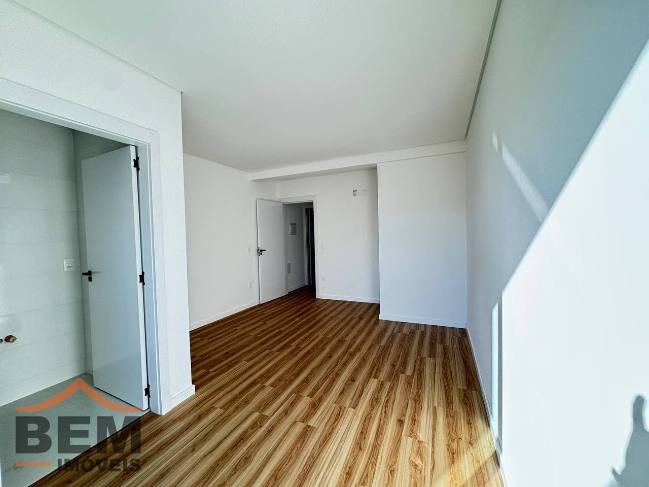 Casa à Venda com 2 quartos sendo 2 suítes, 1 vaga no bairro Santa Regina em Camboriú/SC