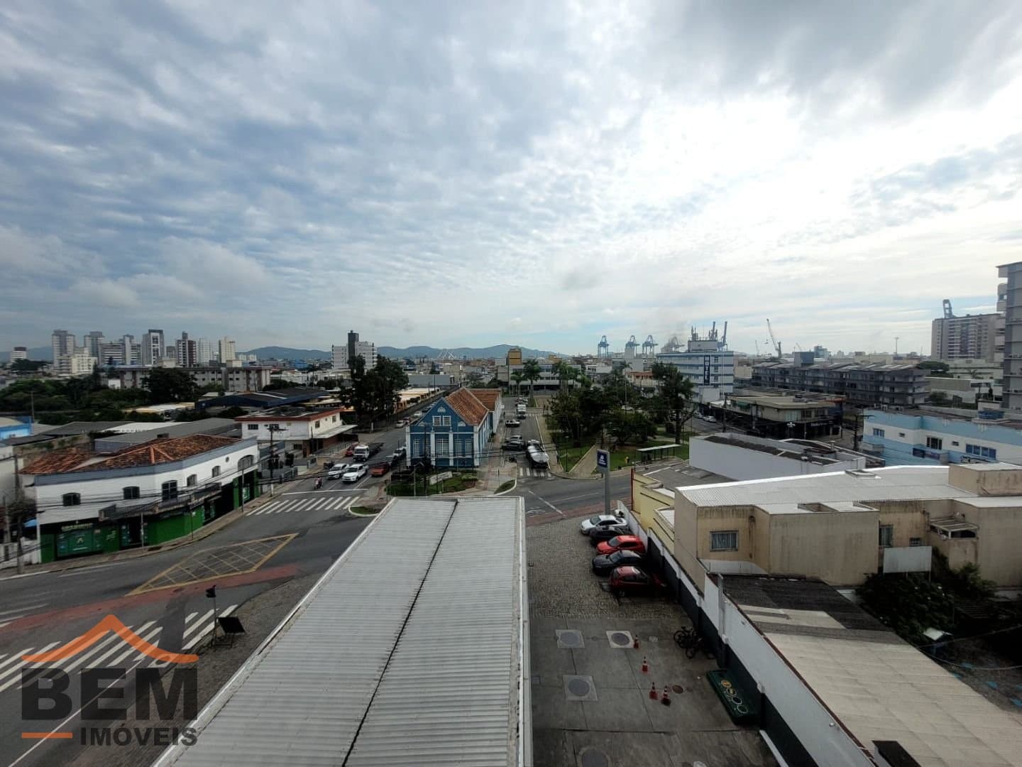Apartamento para Locação com 3 quartos sendo 1 suíte, 2 vagas no bairro Vila Operária em Itajaí/SC