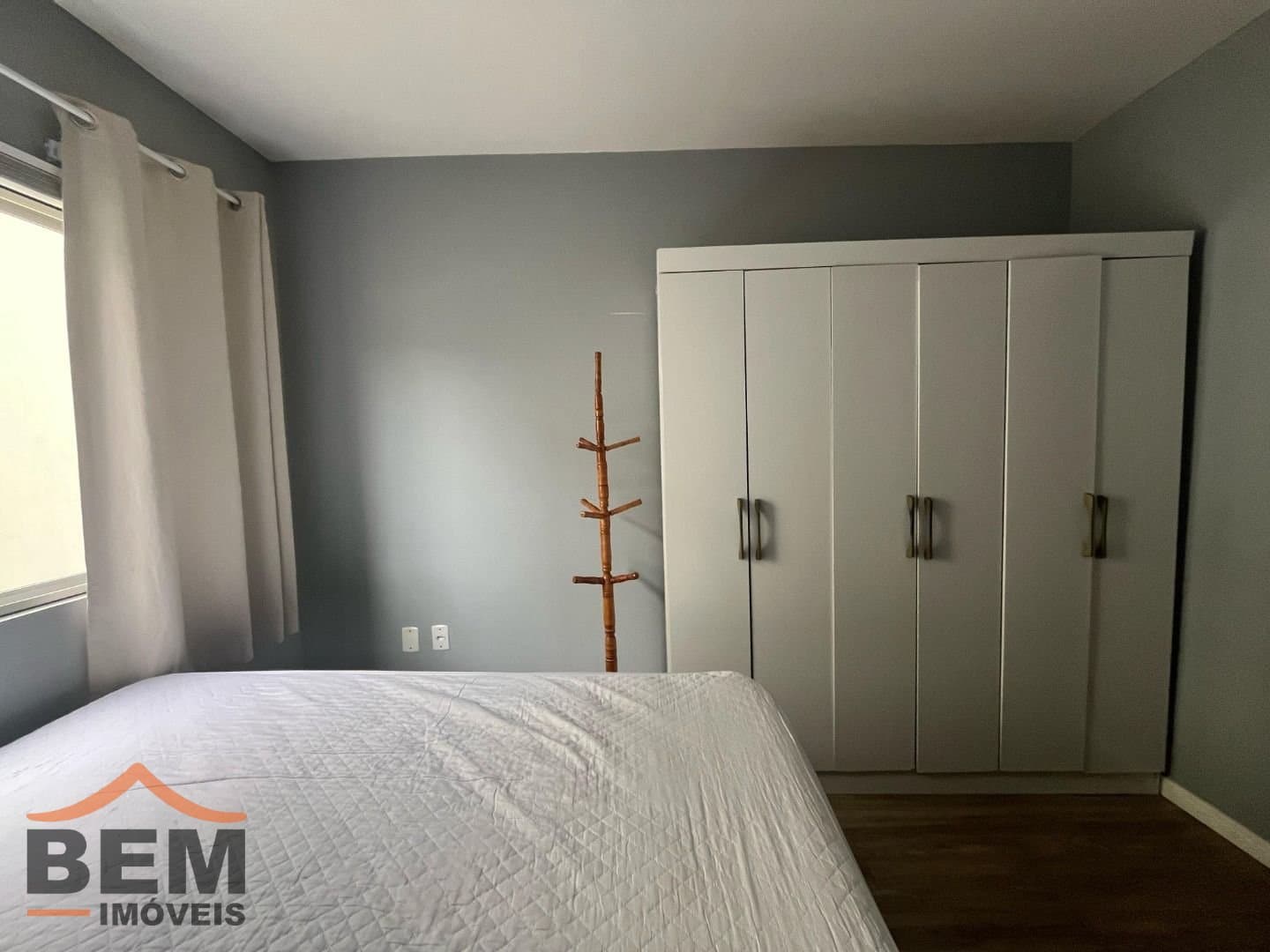 Apartamento para Locação com 1 quarto sendo 1 suíte no bairro Municipios em Balneário Camboriú/SC: 14- DORMITÓRIO SUÍTE 