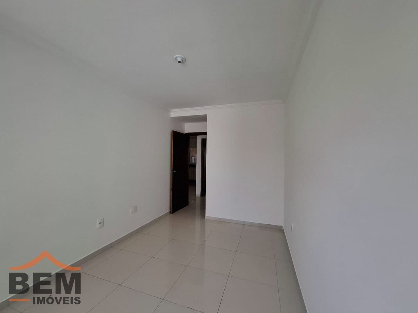 Apartamento para Locação com 2 quartos, 1 vaga no bairro Santa Regina em Camboriú/SC