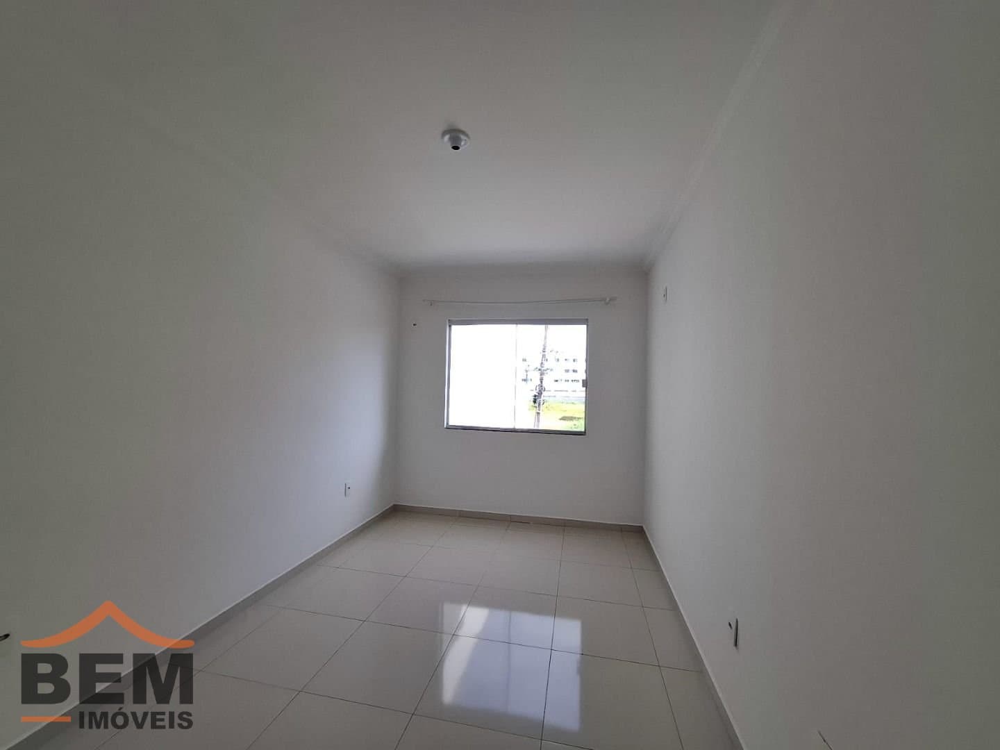 Apartamento para Locação com 2 quartos, 1 vaga no bairro Santa Regina em Camboriú/SC