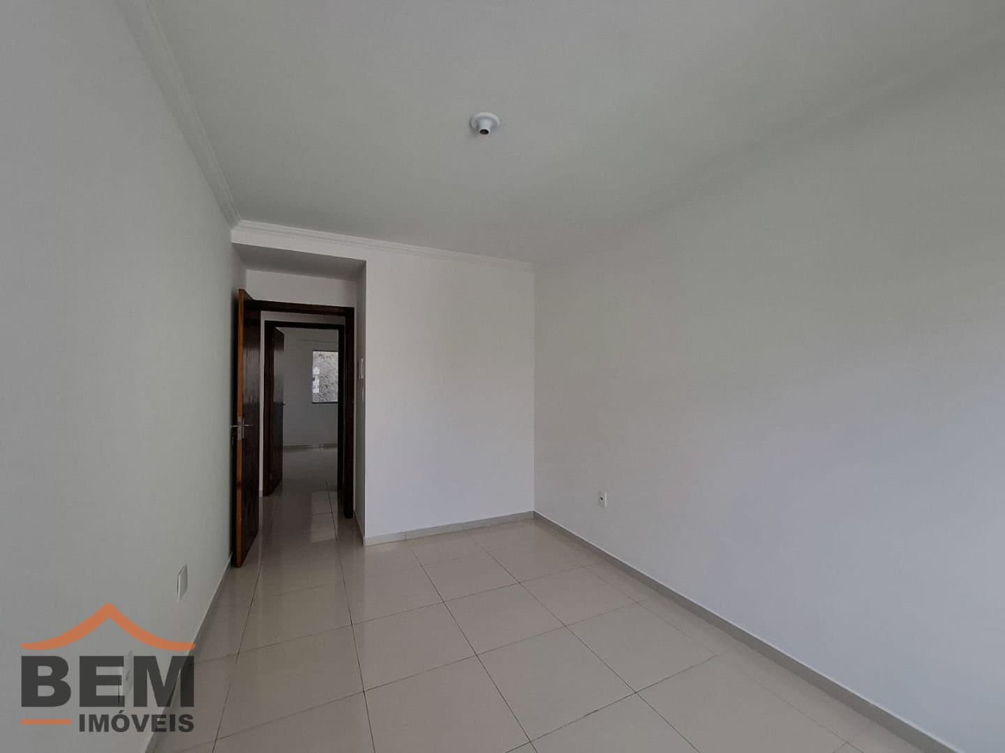 Apartamento para Locação com 2 quartos, 1 vaga no bairro Santa Regina em Camboriú/SC