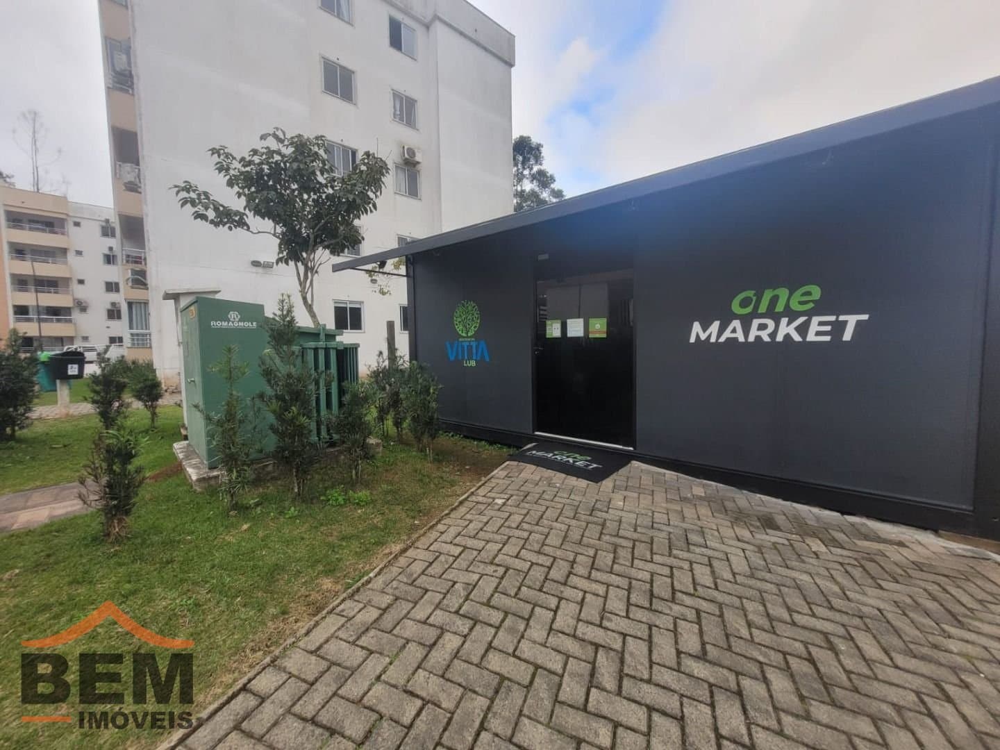 Apartamento para Locação com 2 quartos, 1 vaga no bairro Espinheiros em Itajaí/SC