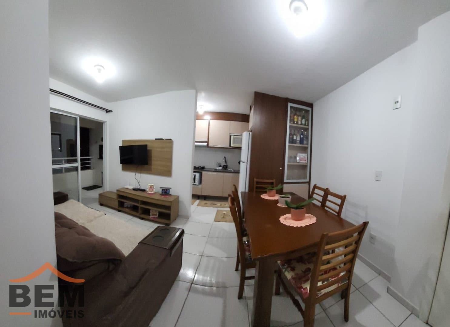 Apartamento para Locação com 2 quartos, 1 vaga no bairro Espinheiros em Itajaí/SC