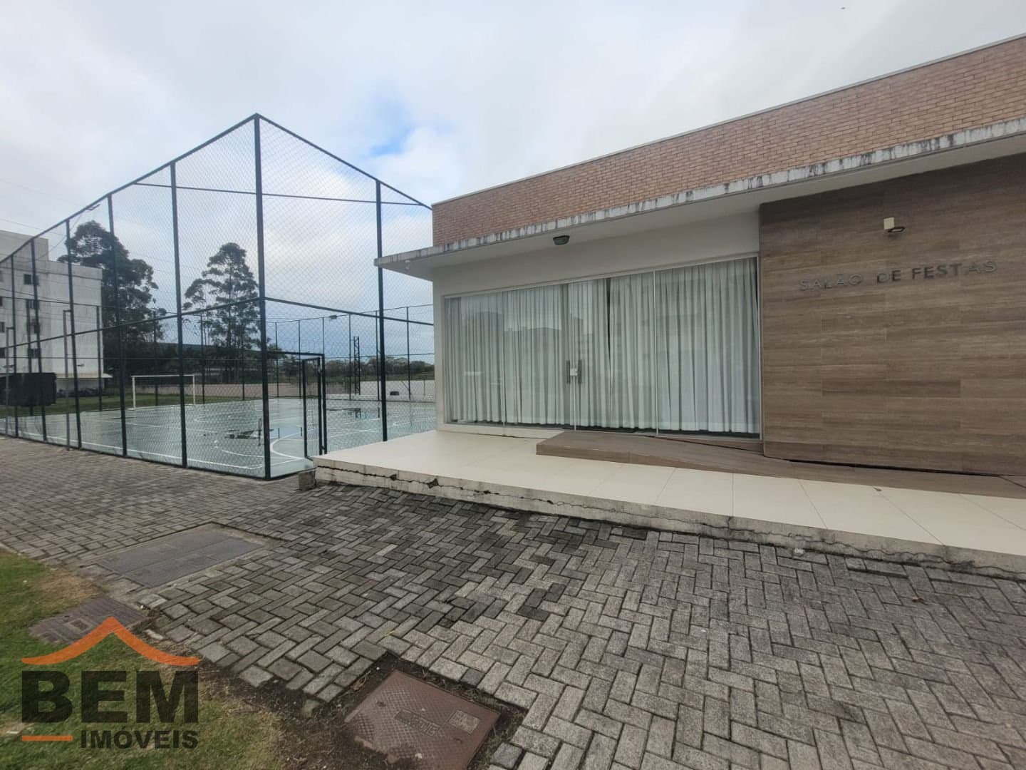 Apartamento para Locação com 2 quartos, 1 vaga no bairro Espinheiros em Itajaí/SC