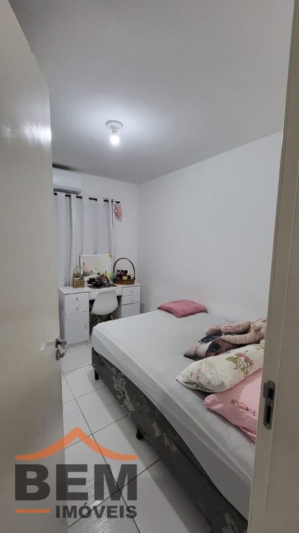 Apartamento para Locação com 2 quartos, 1 vaga no bairro Espinheiros em Itajaí/SC