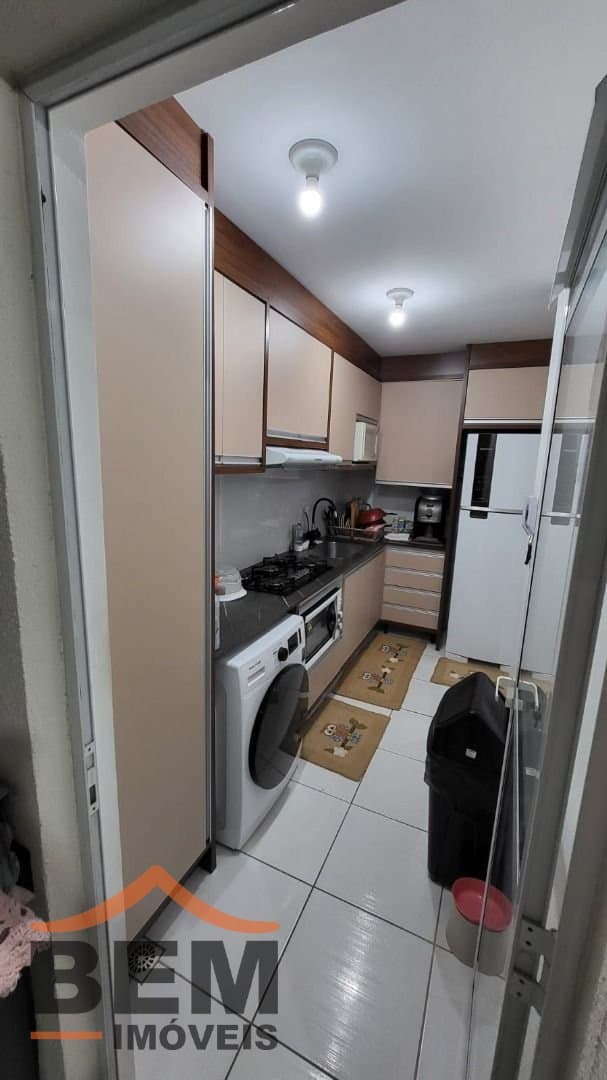 Apartamento para Locação com 2 quartos, 1 vaga no bairro Espinheiros em Itajaí/SC
