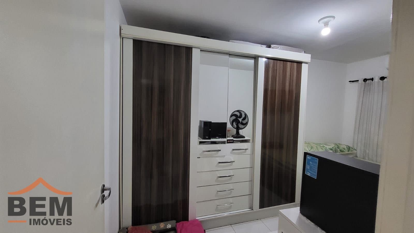 Apartamento para Locação com 2 quartos, 1 vaga no bairro Espinheiros em Itajaí/SC