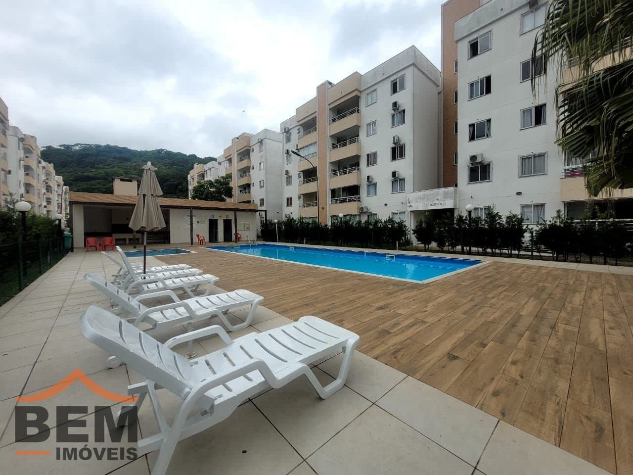 Apartamento para Locação com 2 quartos, 1 vaga no bairro Espinheiros em Itajaí/SC