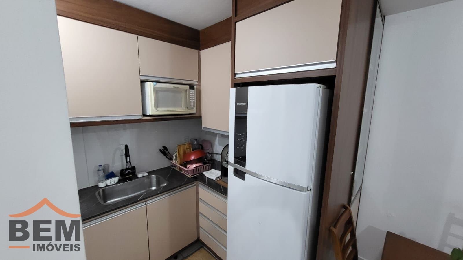 Apartamento para Locação com 2 quartos, 1 vaga no bairro Espinheiros em Itajaí/SC