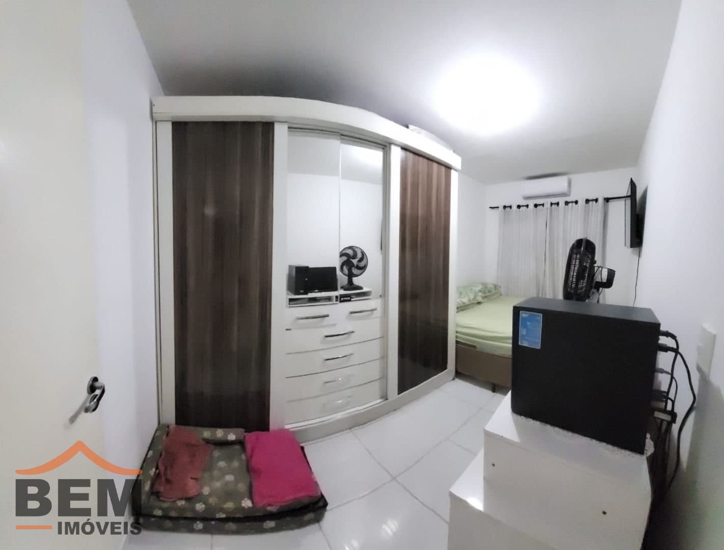 Apartamento para Locação com 2 quartos, 1 vaga no bairro Espinheiros em Itajaí/SC