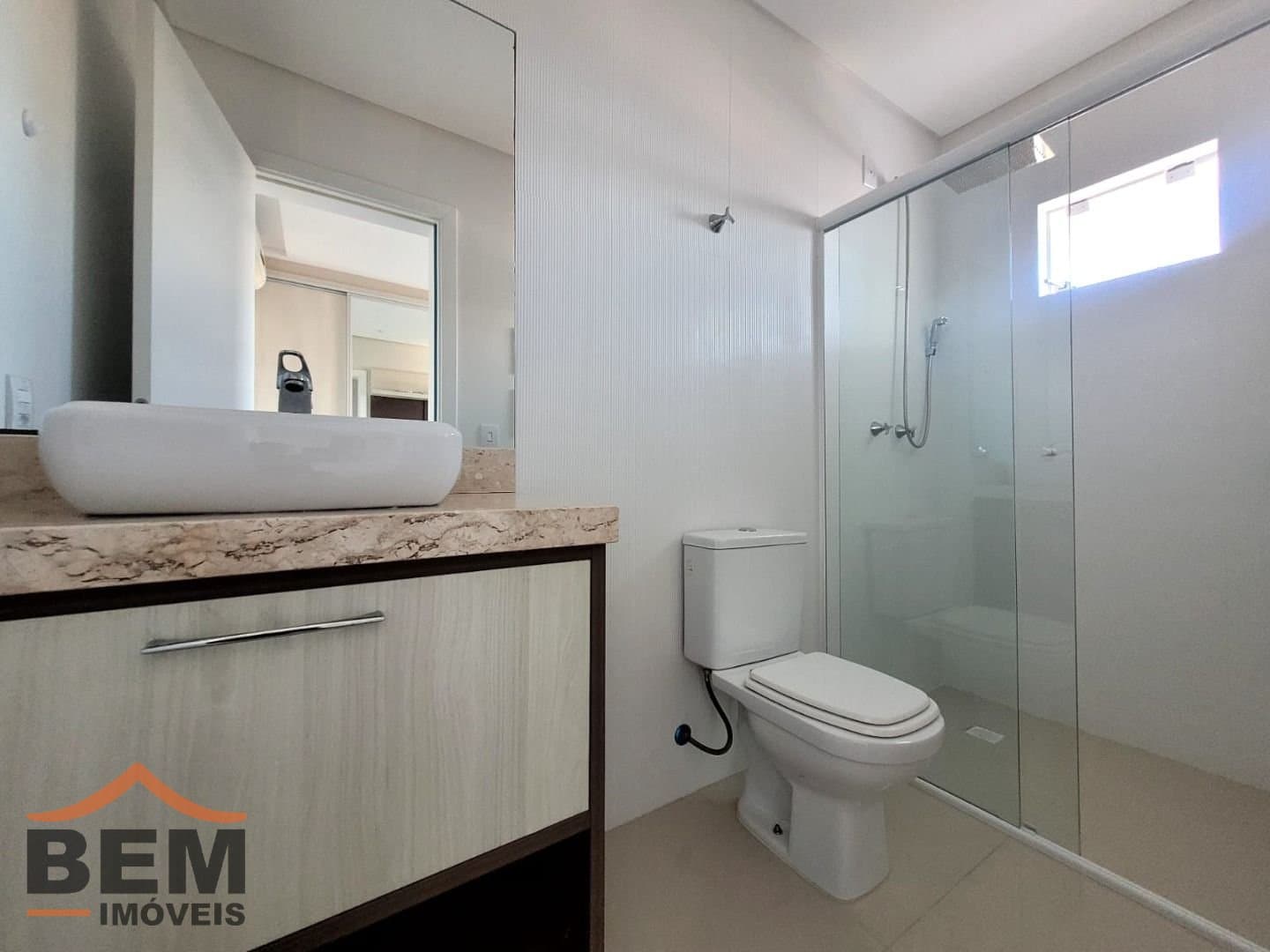 Apartamento para alugar com 3 quartos e 110 m² no bairro Cabeçudas, em Itajaí.