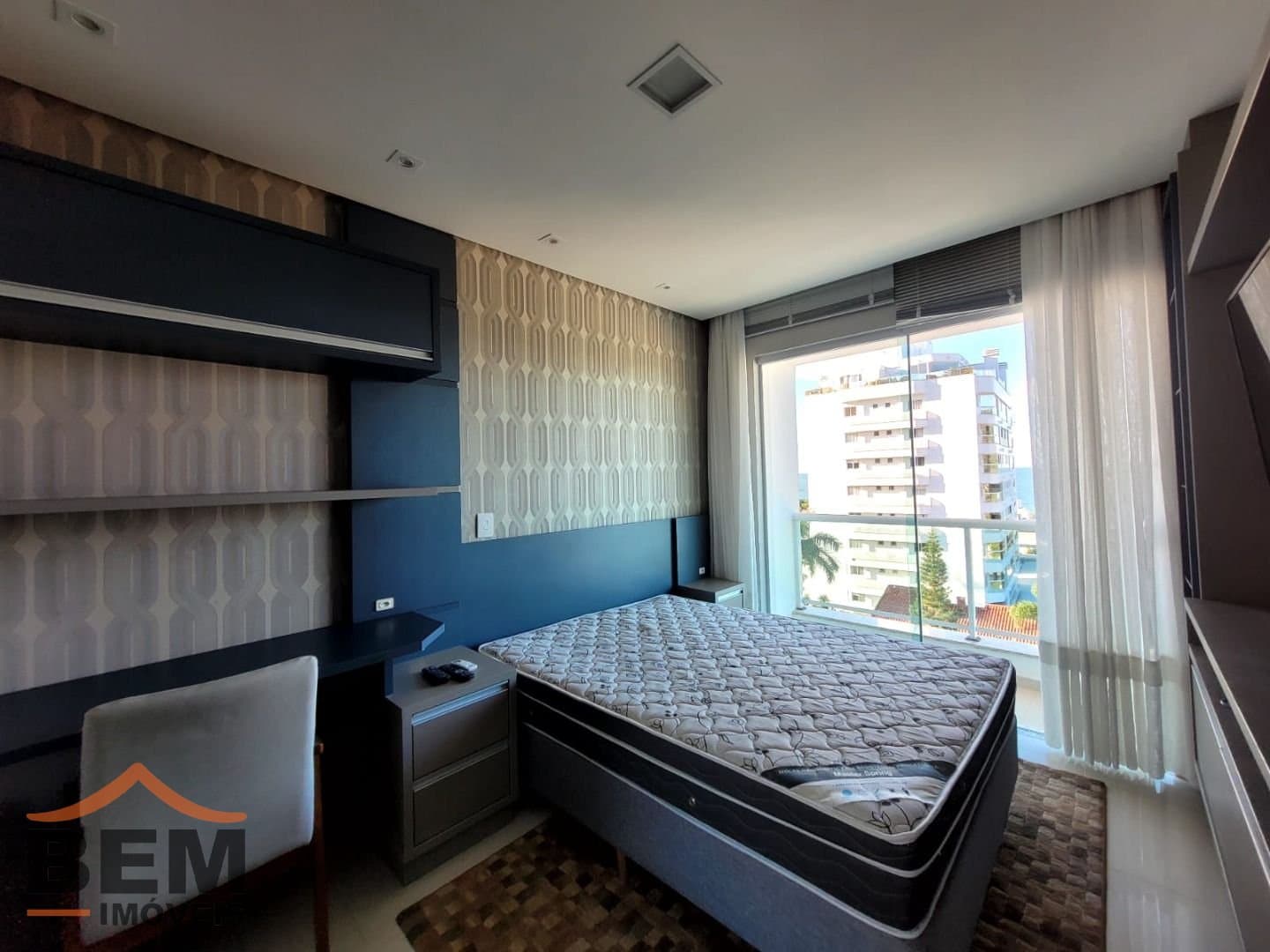 Apartamento para alugar com 3 quartos e 110 m² no bairro Cabeçudas, em Itajaí.
