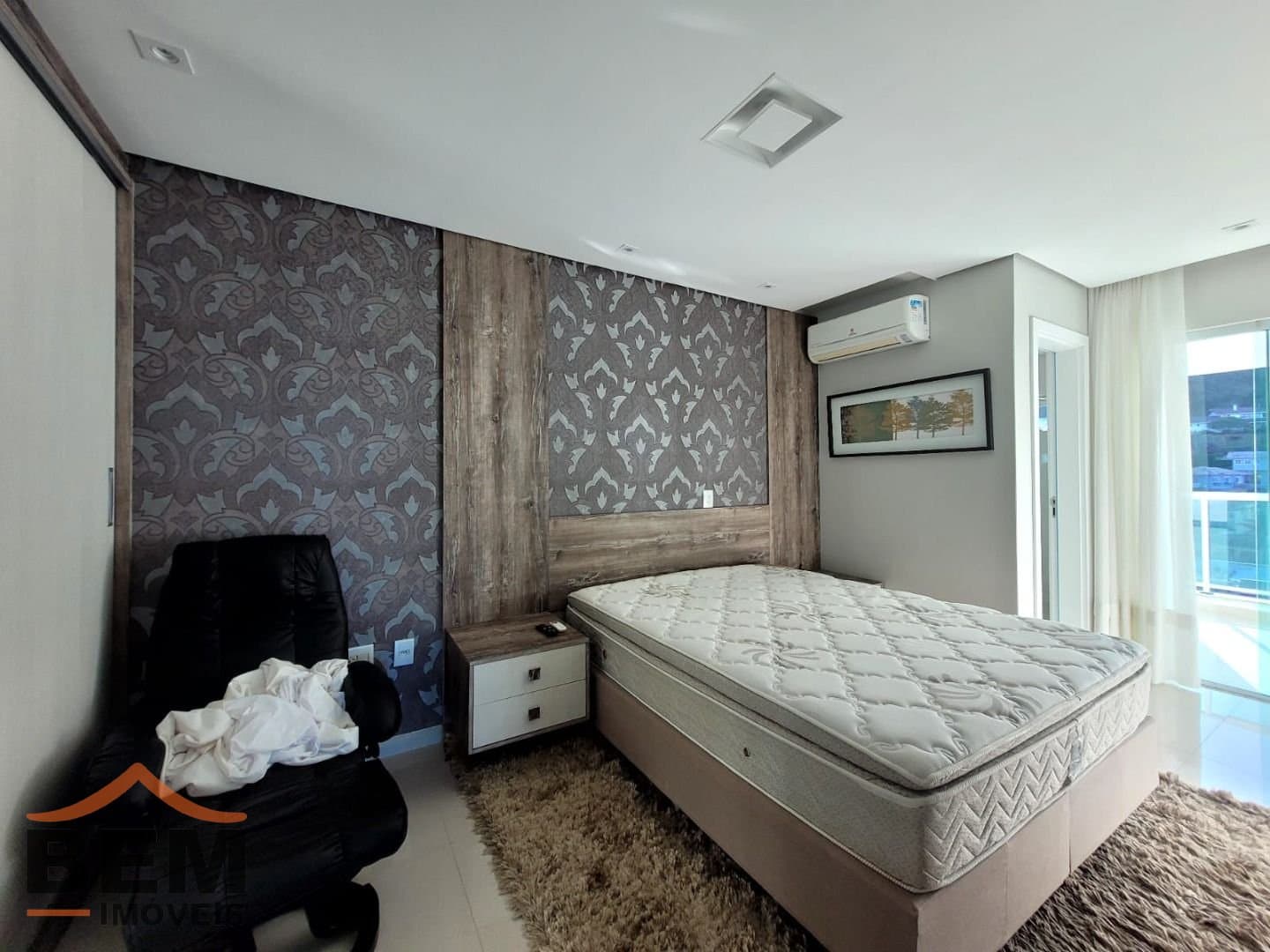 Apartamento para alugar com 3 quartos e 110 m² no bairro Cabeçudas, em Itajaí.