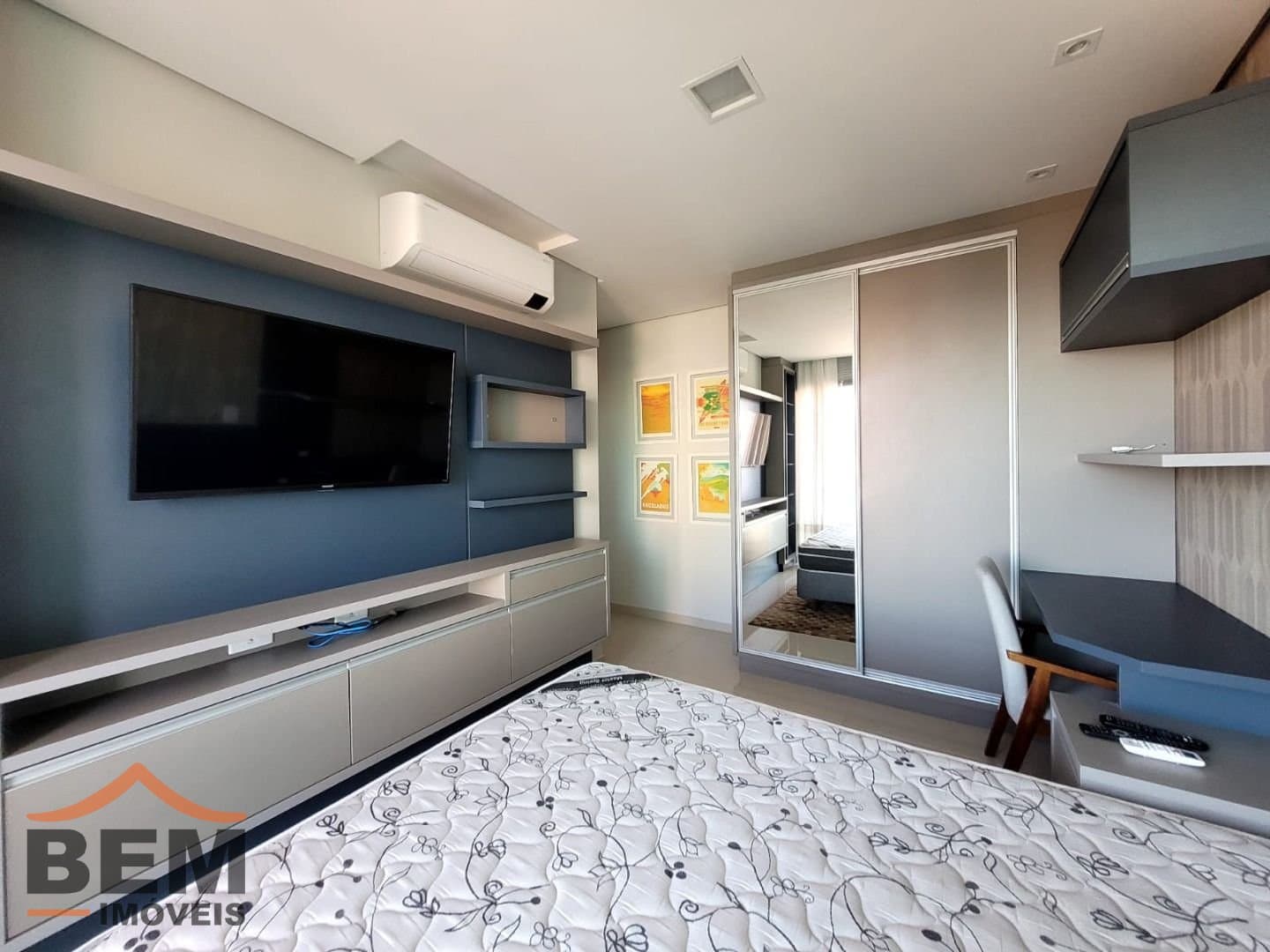 Apartamento para alugar com 3 quartos e 110 m² no bairro Cabeçudas, em Itajaí.
