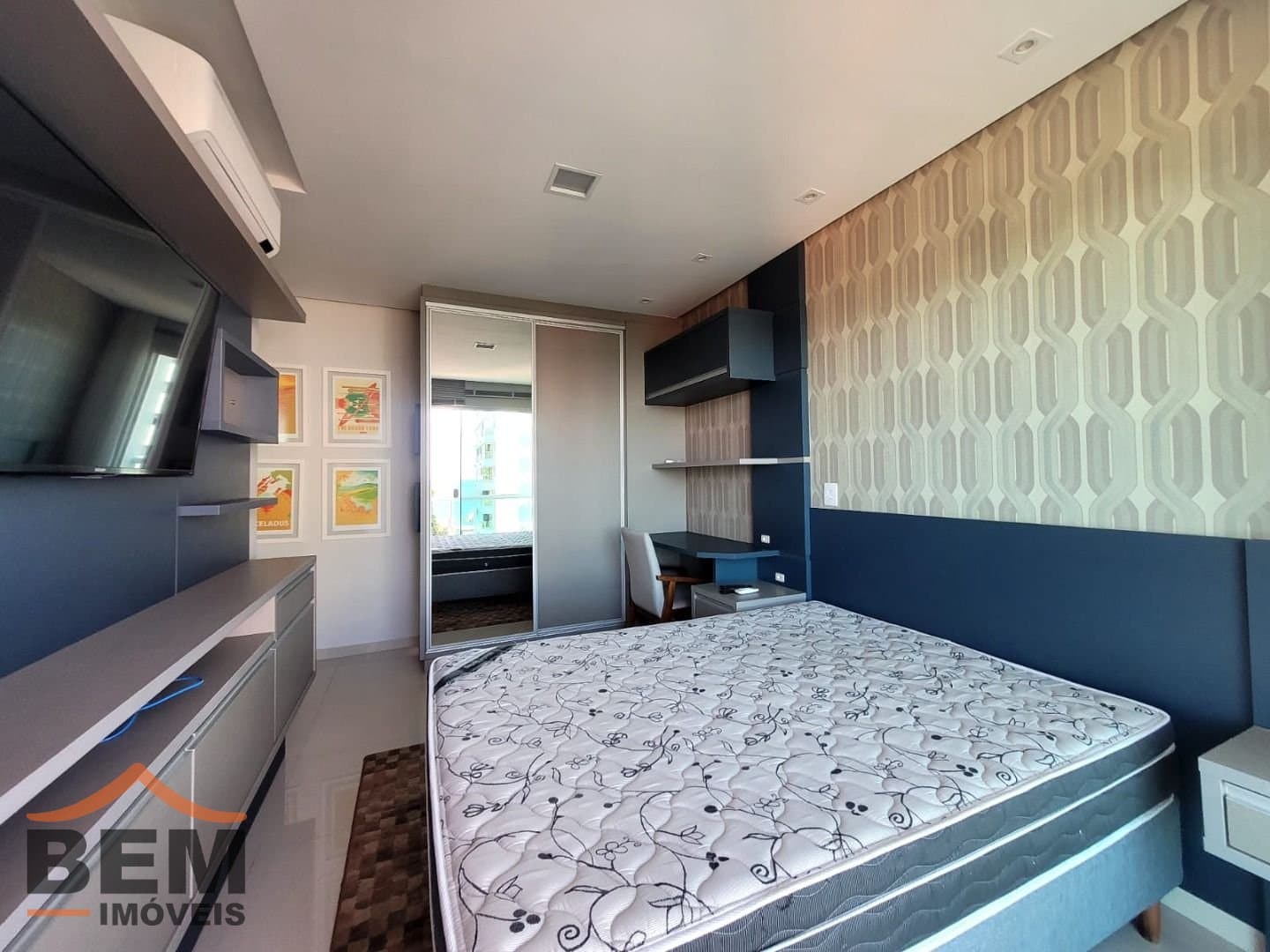Apartamento para alugar com 3 quartos e 110 m² no bairro Cabeçudas, em Itajaí.