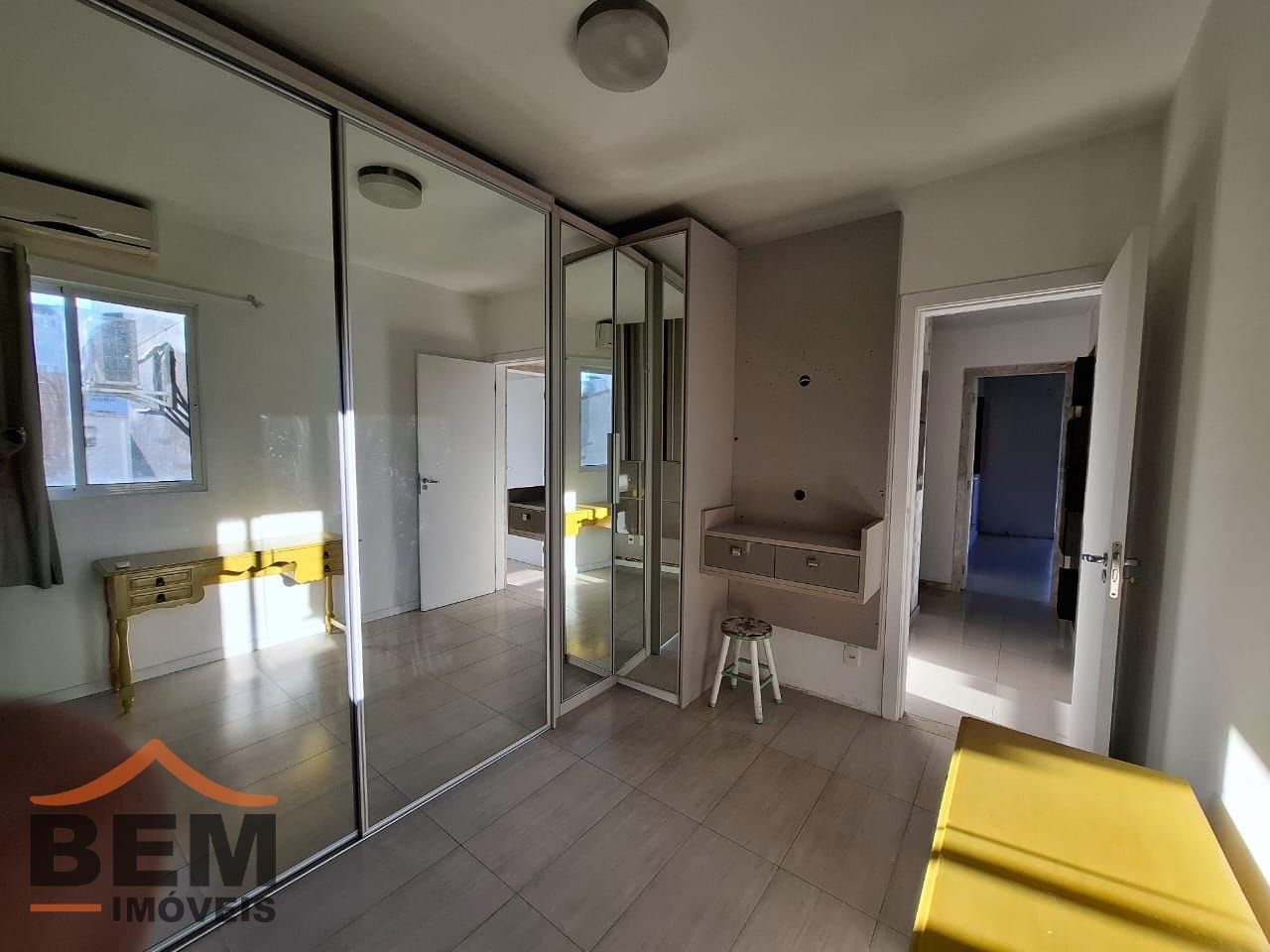 Apartamento para Locação com 3 quartos sendo 1 suíte, 1 vaga no bairro Bairro Areias em Camboriú/SC