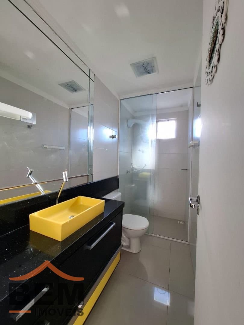 Apartamento para Locação com 3 quartos sendo 1 suíte, 1 vaga no bairro Bairro Areias em Camboriú/SC