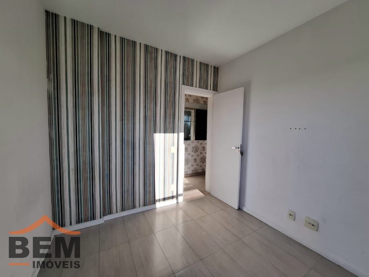 Apartamento para Locação com 3 quartos sendo 1 suíte, 1 vaga no bairro Bairro Areias em Camboriú/SC