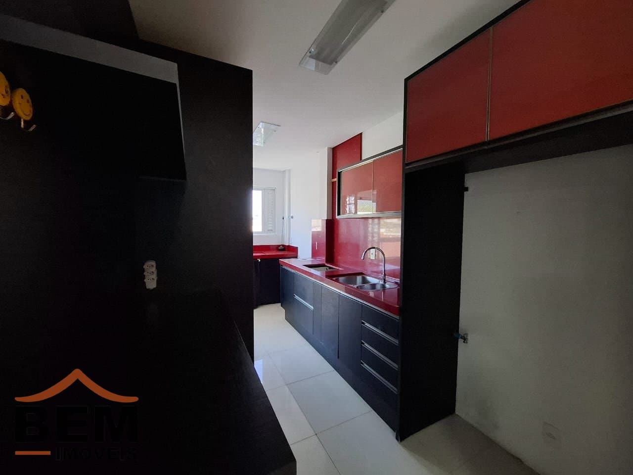 Apartamento para Locação com 3 quartos sendo 1 suíte, 1 vaga no bairro Bairro Areias em Camboriú/SC