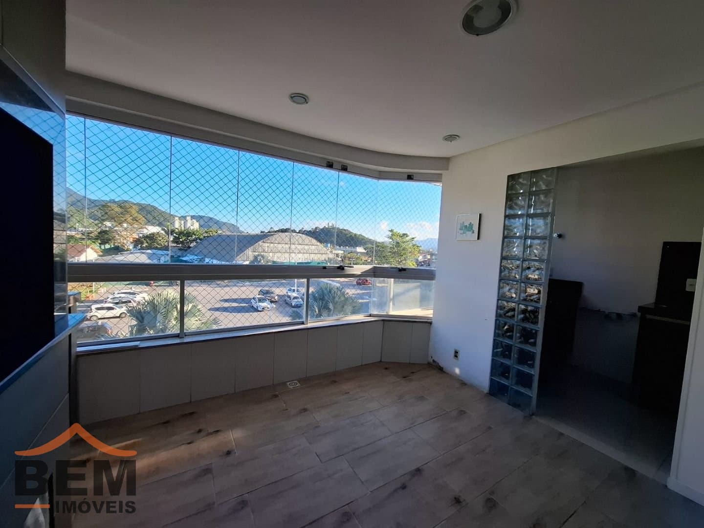 Apartamento para Locação com 3 quartos sendo 1 suíte, 1 vaga no bairro Bairro Areias em Camboriú/SC