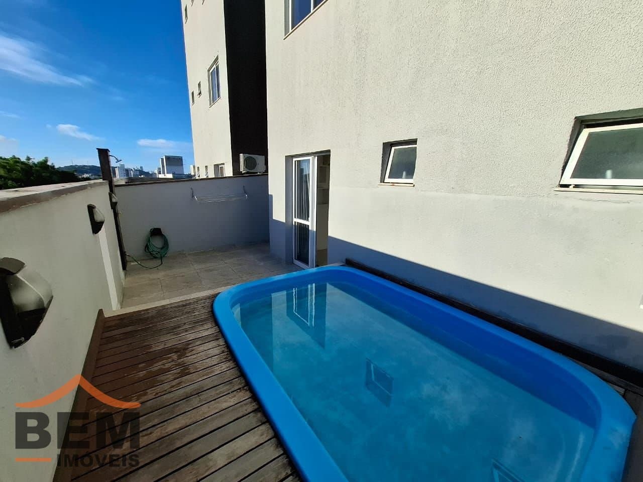 Apartamento para Locação com 3 quartos sendo 1 suíte, 1 vaga no bairro Bairro Areias em Camboriú/SC