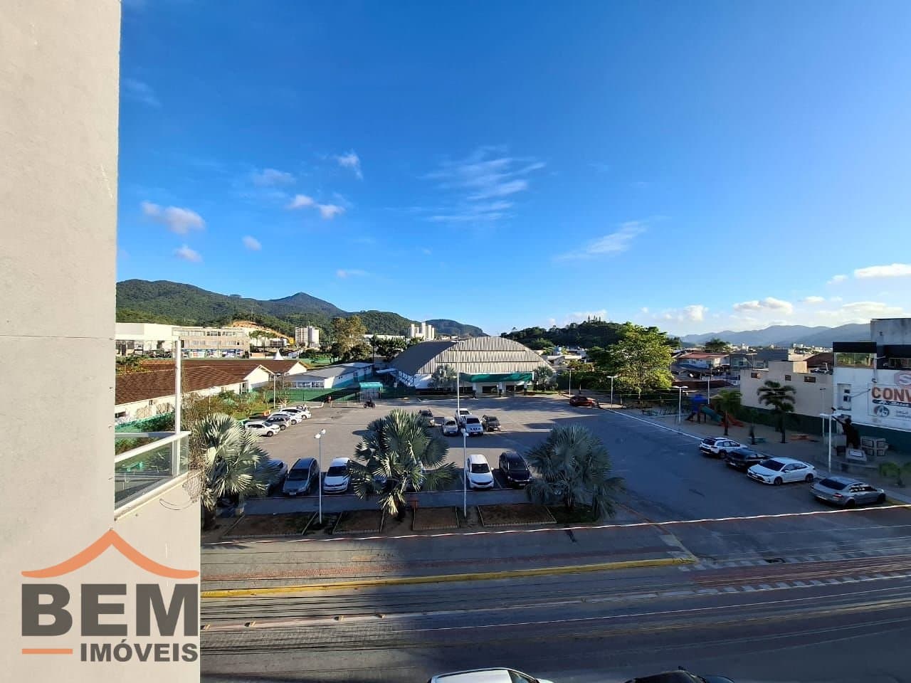 Apartamento para Locação com 3 quartos sendo 1 suíte, 1 vaga no bairro Bairro Areias em Camboriú/SC