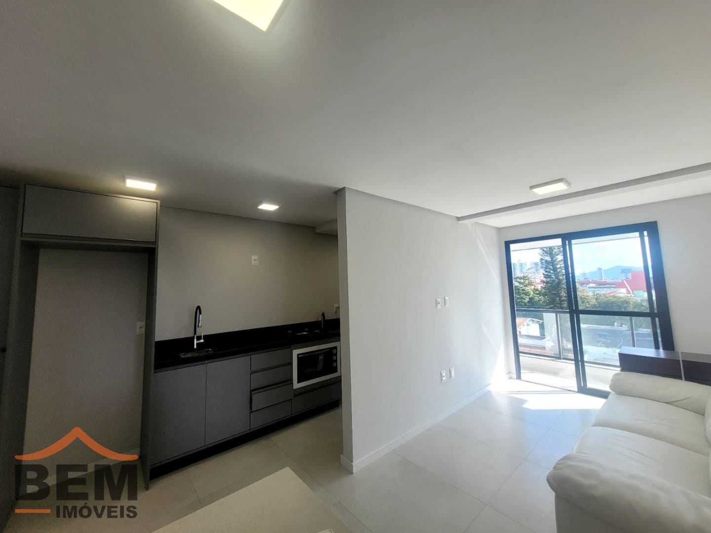 Apartamento para alugar com 2 quartos e 63 m² no bairro Vila Operária, em Itajaí