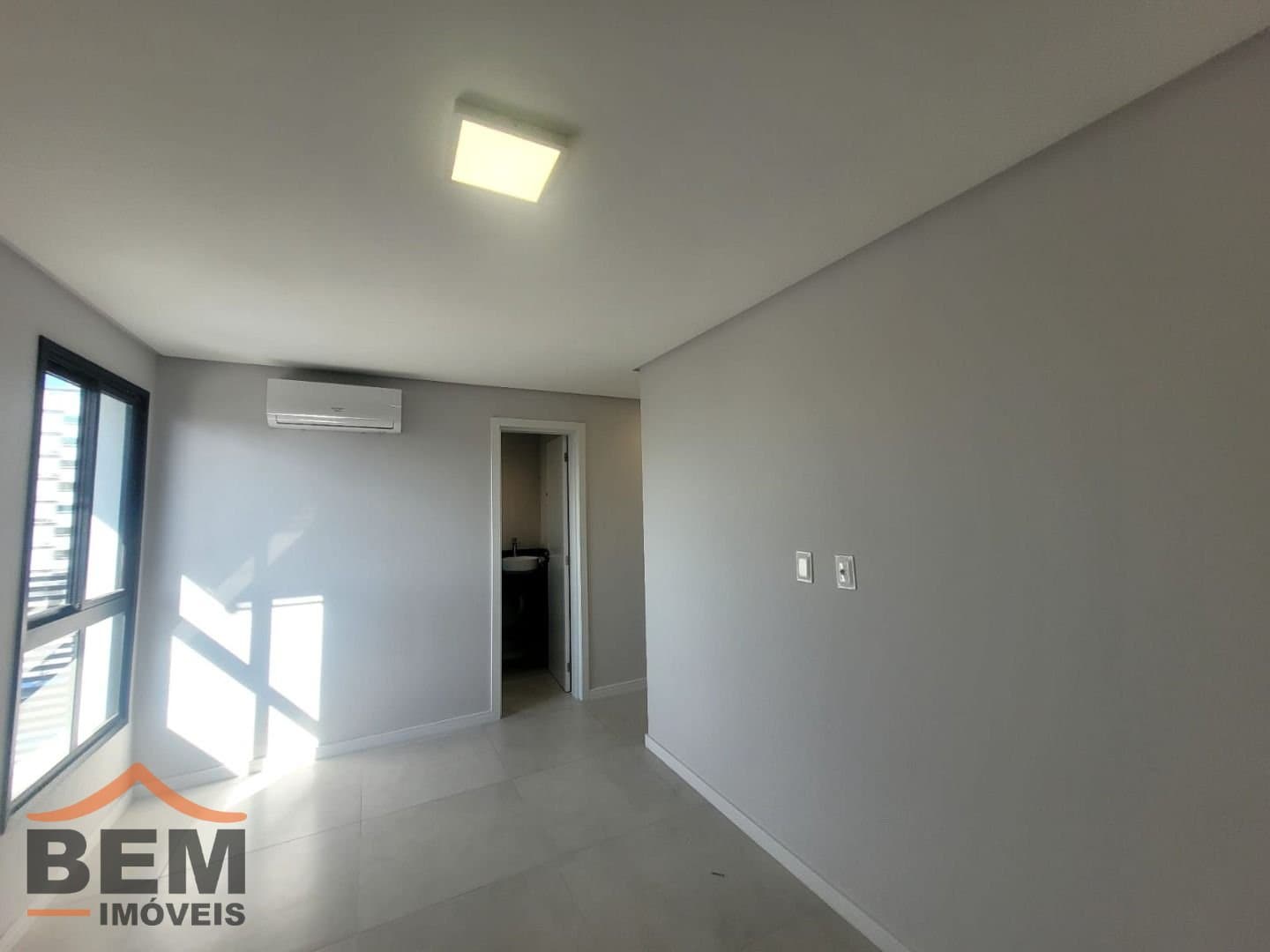 Apartamento para alugar com 2 quartos e 63 m² no bairro Vila Operária, em Itajaí