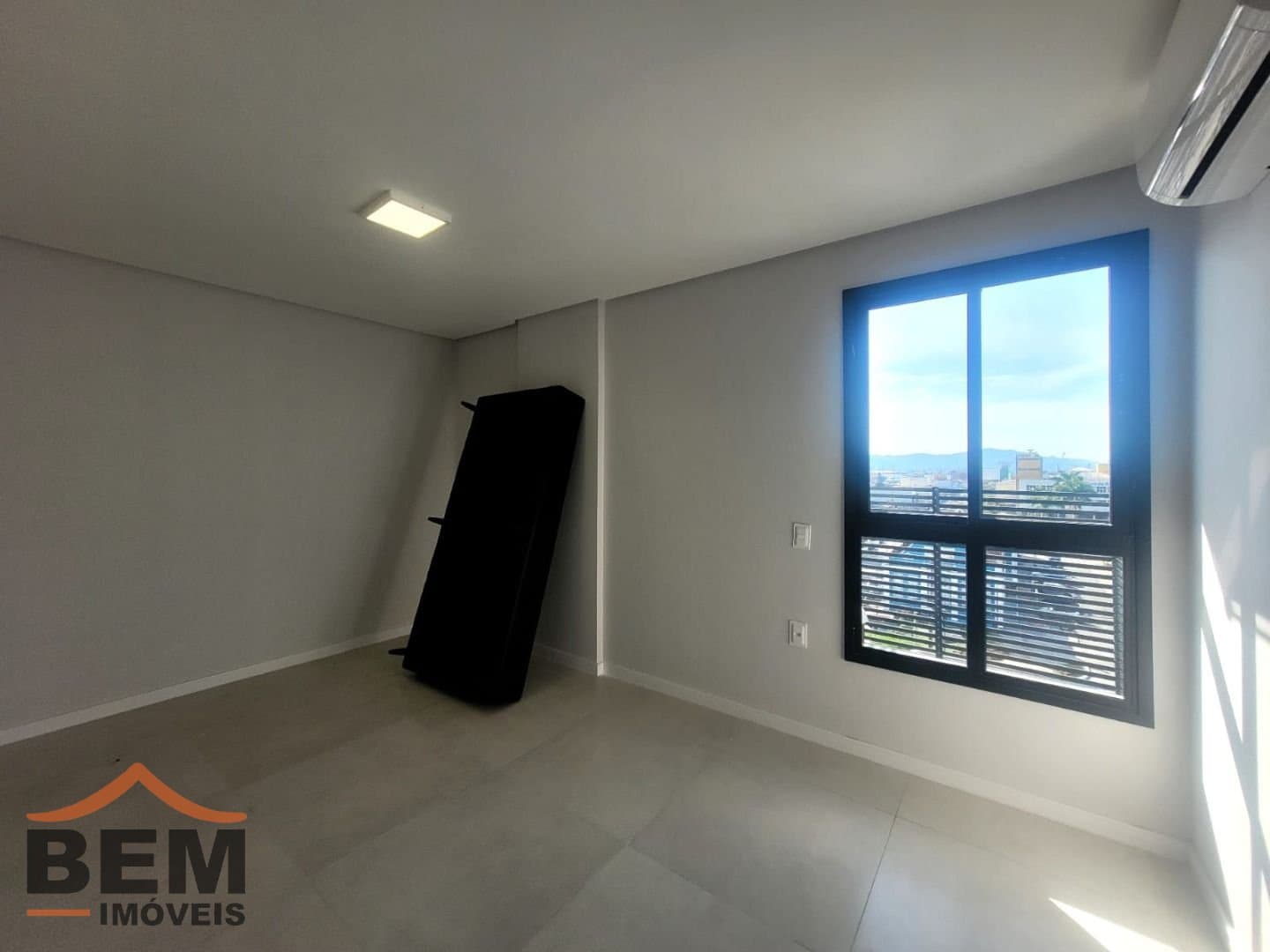 Apartamento para alugar com 2 quartos e 63 m² no bairro Vila Operária, em Itajaí