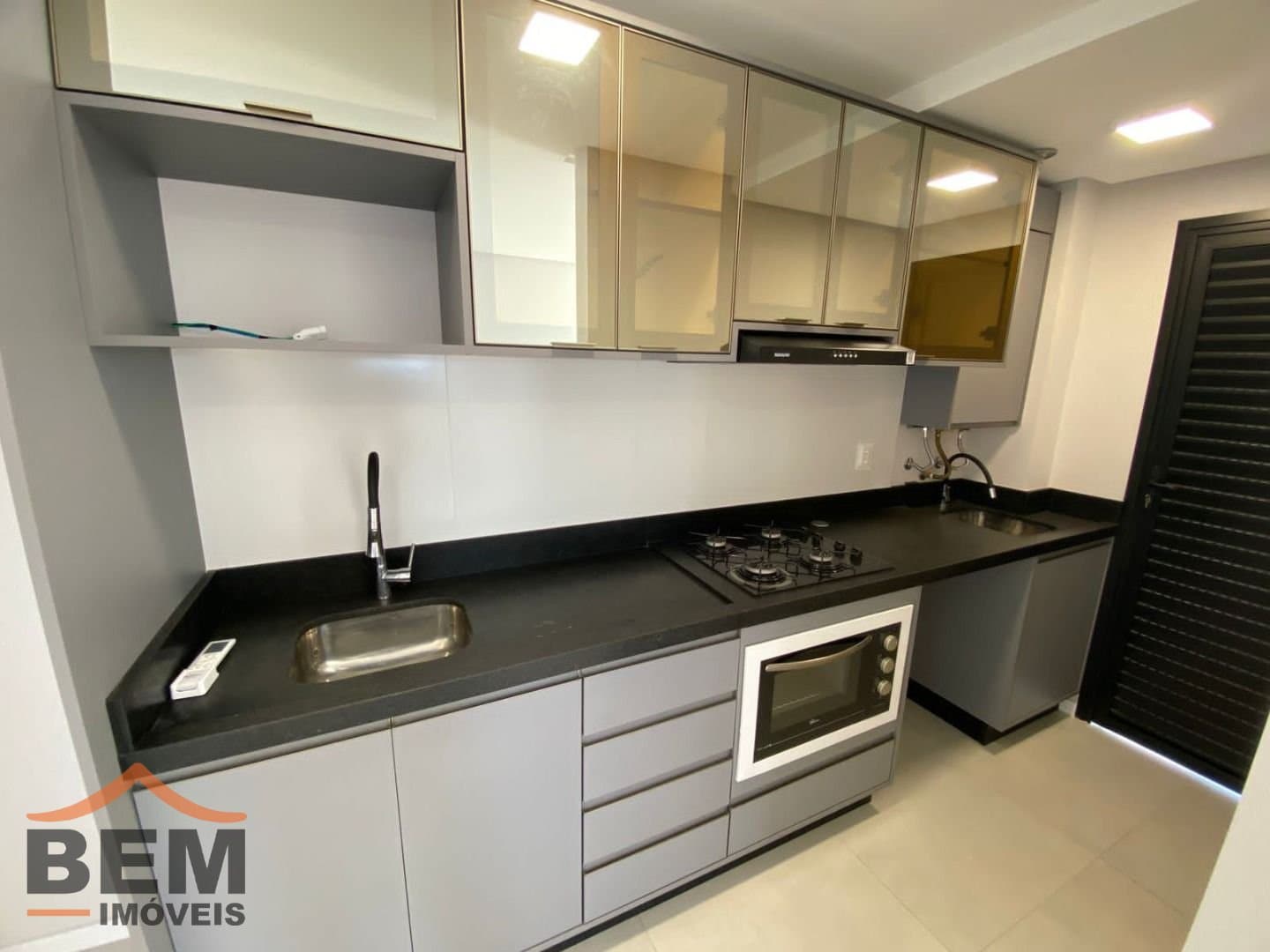 Apartamento para alugar com 2 quartos e 63 m² no bairro Vila Operária, em Itajaí