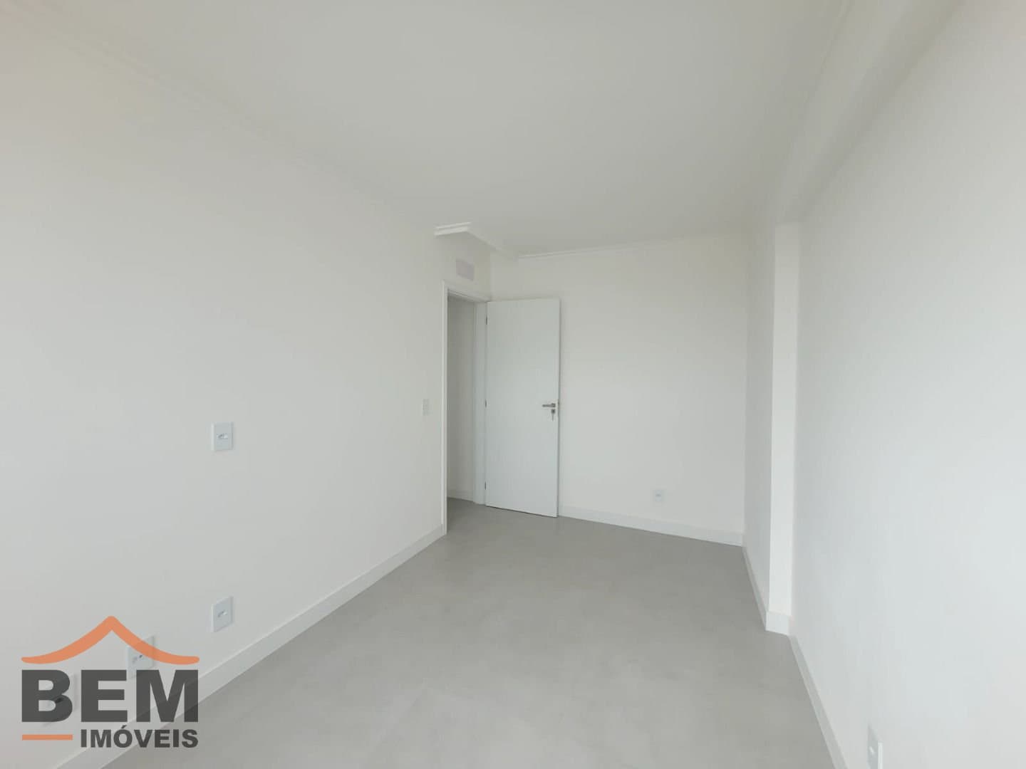 Apartamento para Locação com 2 quartos, 1 vaga no bairro Sao Vicente em Itajaí/SC