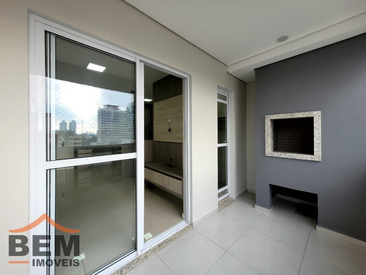 Apartamento à venda com 2 quartos e 60 m² no bairro Centro, em Itajaí.