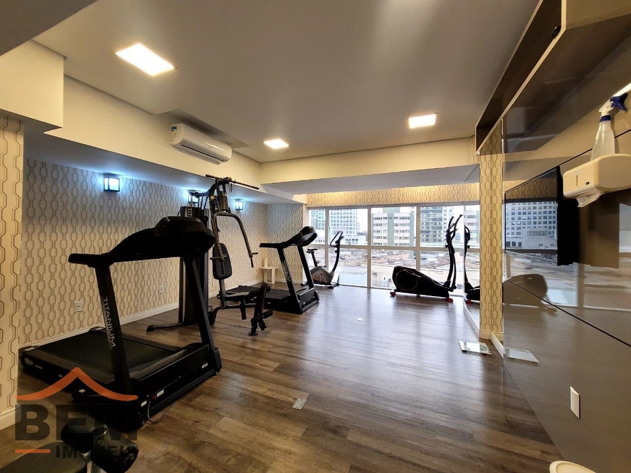 Apartamento à venda com 2 quartos e 60 m² no bairro Centro, em Itajaí.