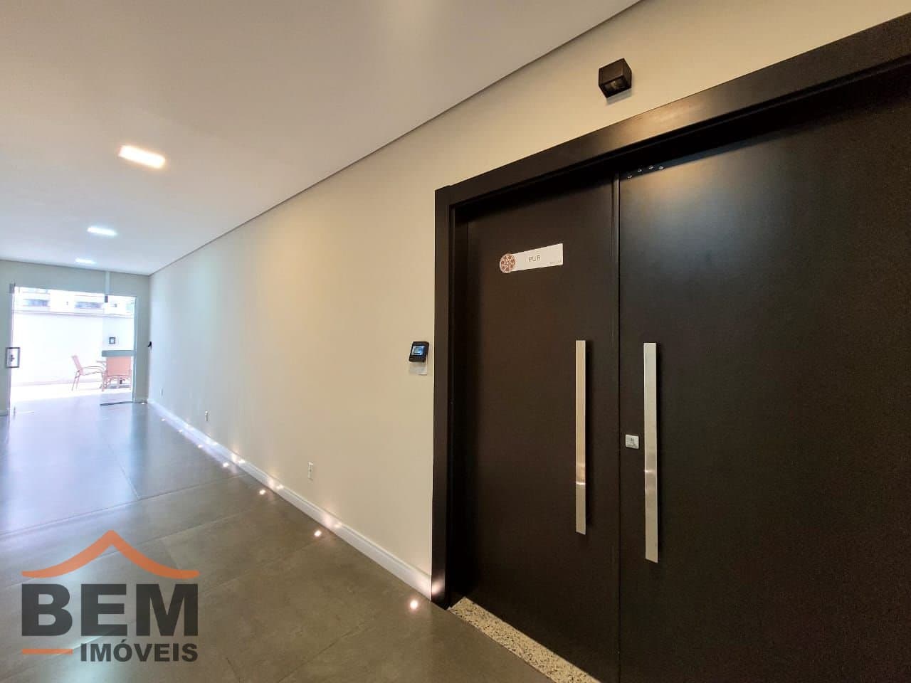 Apartamento à venda com 2 quartos e 60 m² no bairro Centro, em Itajaí.