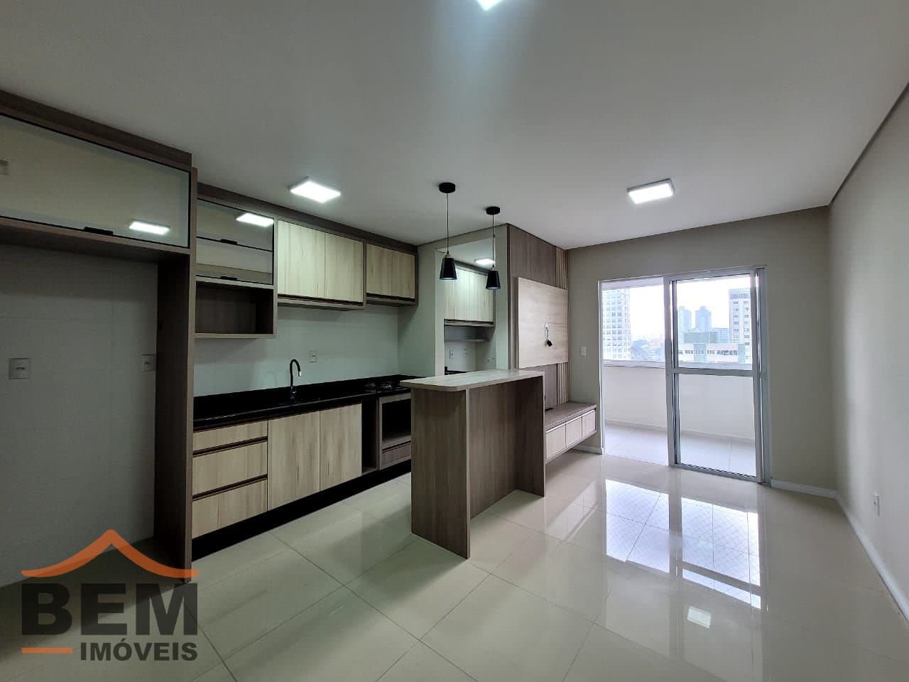 Apartamento à venda com 2 quartos e 60 m² no bairro Centro, em Itajaí.
