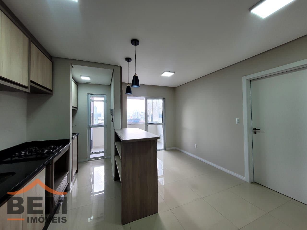 Apartamento à venda com 2 quartos e 60 m² no bairro Centro, em Itajaí.