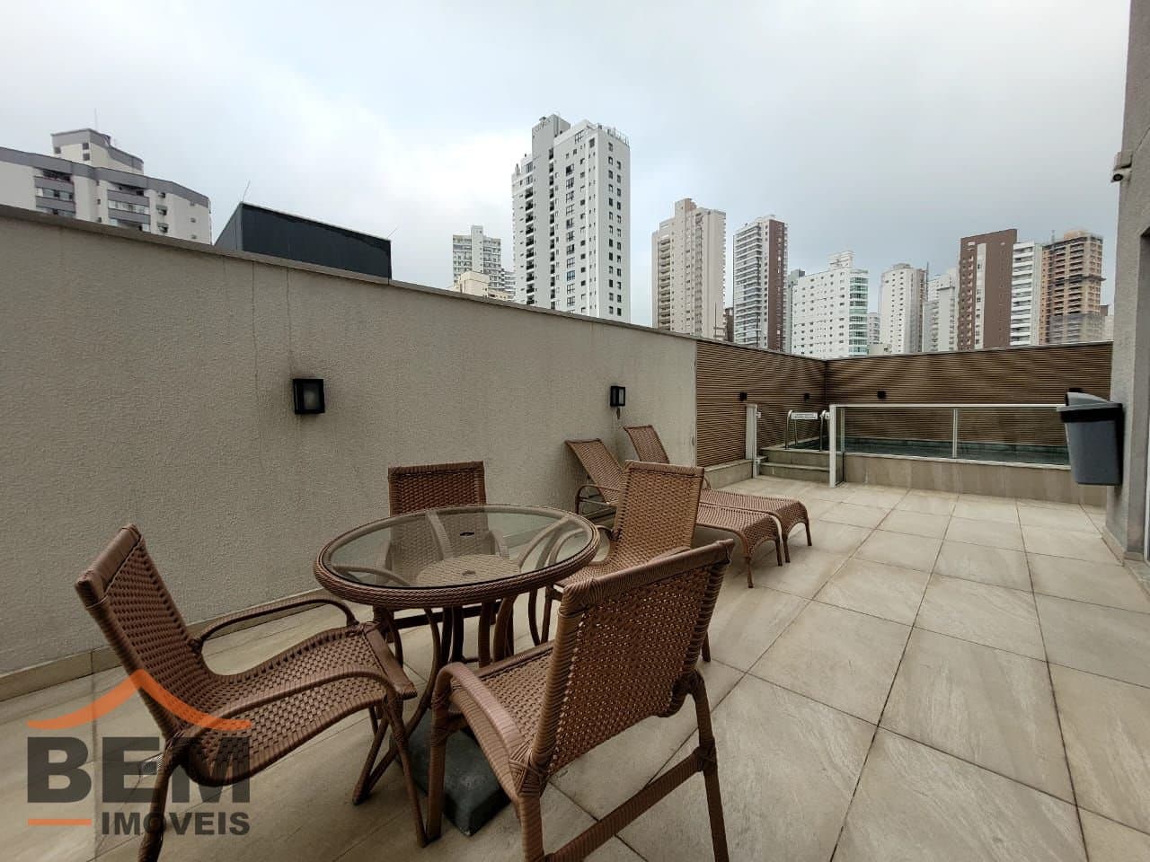 Apartamento à venda com 2 quartos e 60 m² no bairro Centro, em Itajaí.