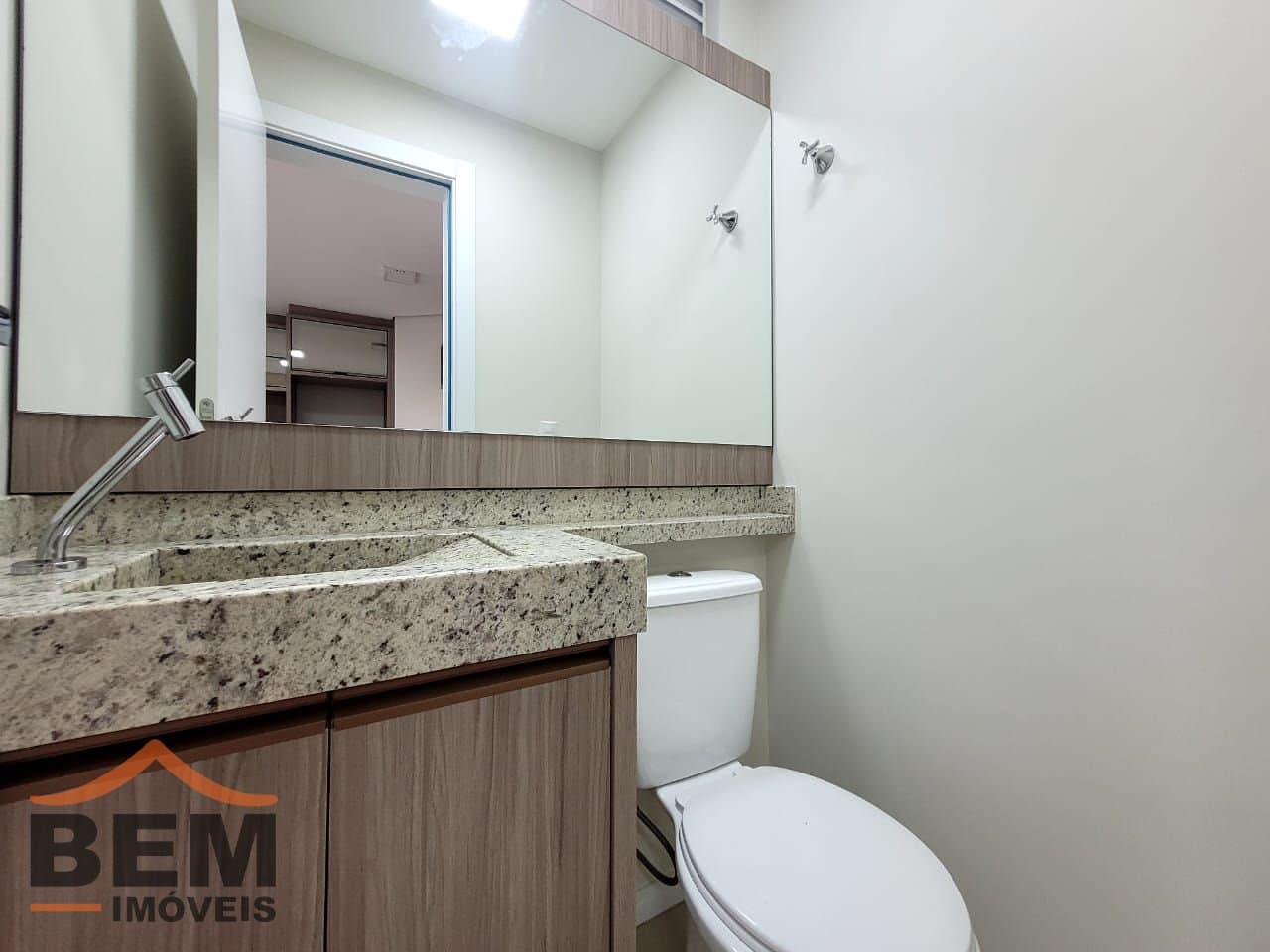 Apartamento à venda com 2 quartos e 60 m² no bairro Centro, em Itajaí.