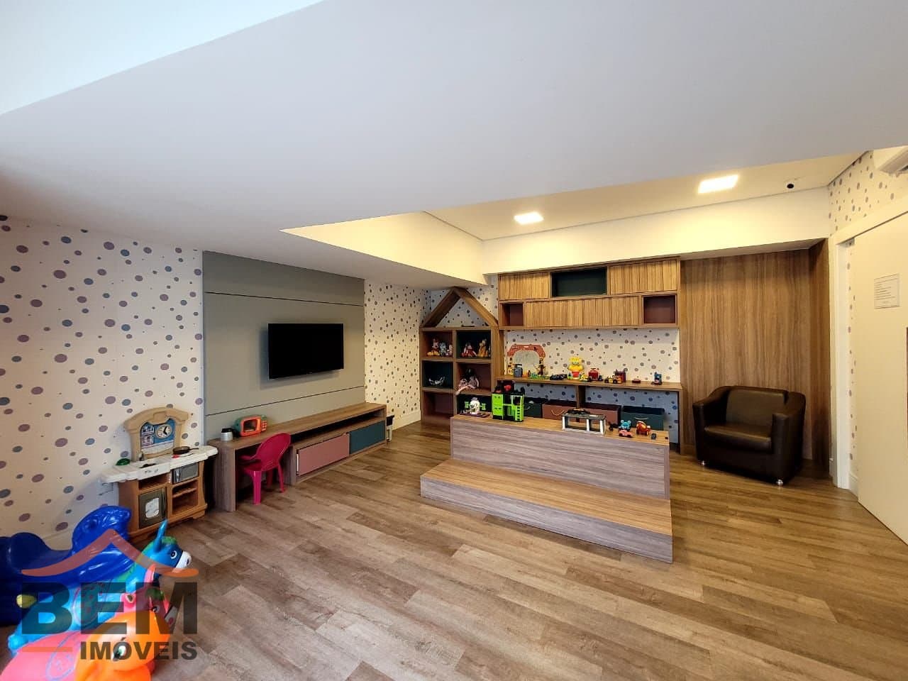 Apartamento à venda com 2 quartos e 60 m² no bairro Centro, em Itajaí.