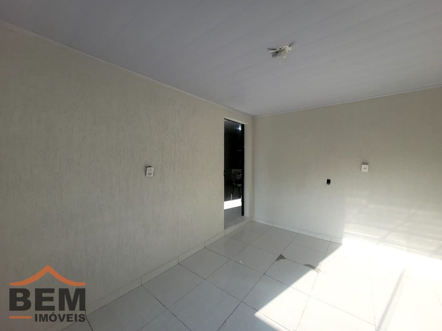 Casa para alugar com 1 quarto e 50 m² no bairro Quilômetro Doze, em Itajaí.