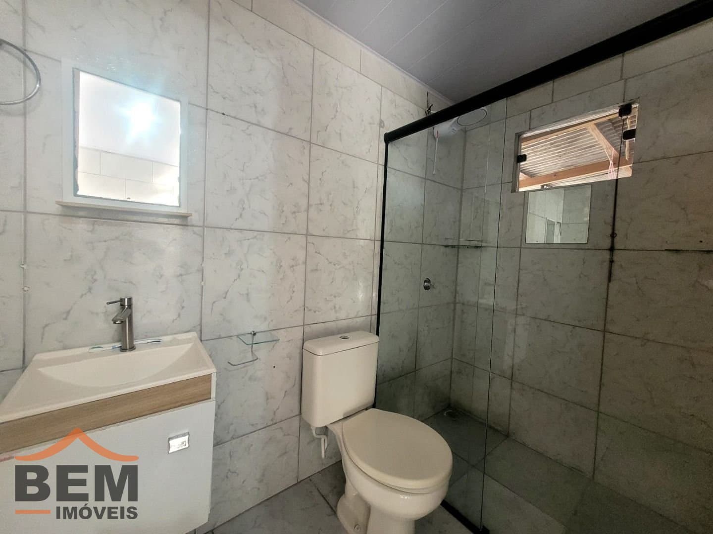 Casa para alugar com 1 quarto e 50 m² no bairro Quilômetro Doze, em Itajaí.