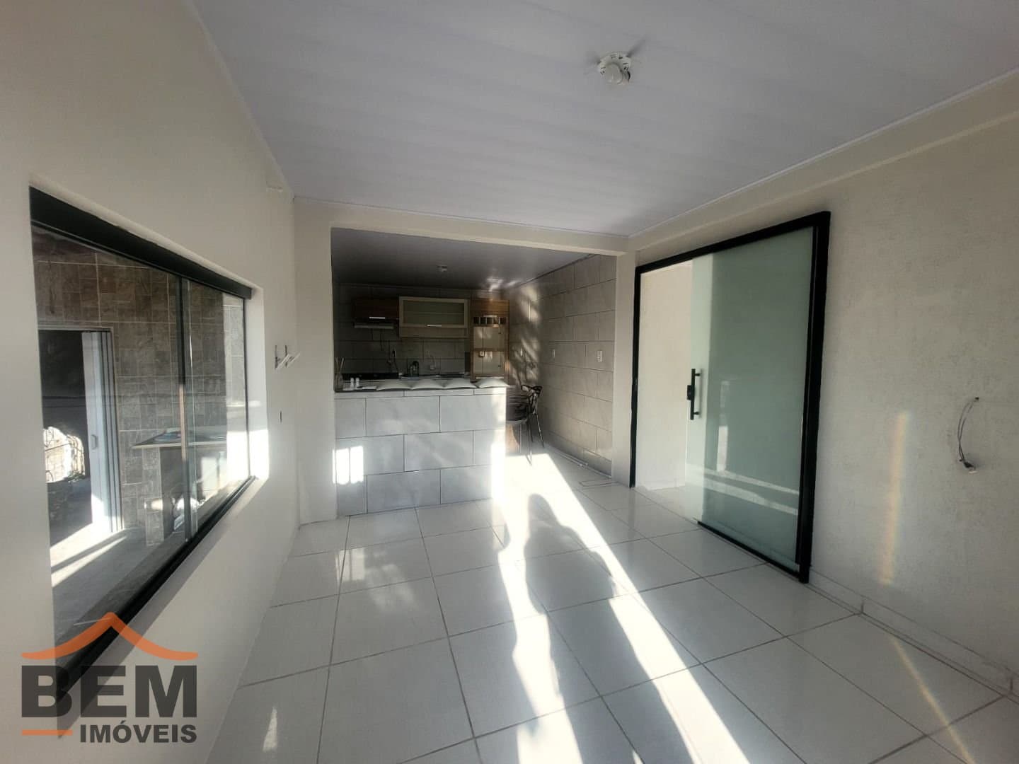 Casa para alugar com 1 quarto e 50 m² no bairro Quilômetro Doze, em Itajaí.