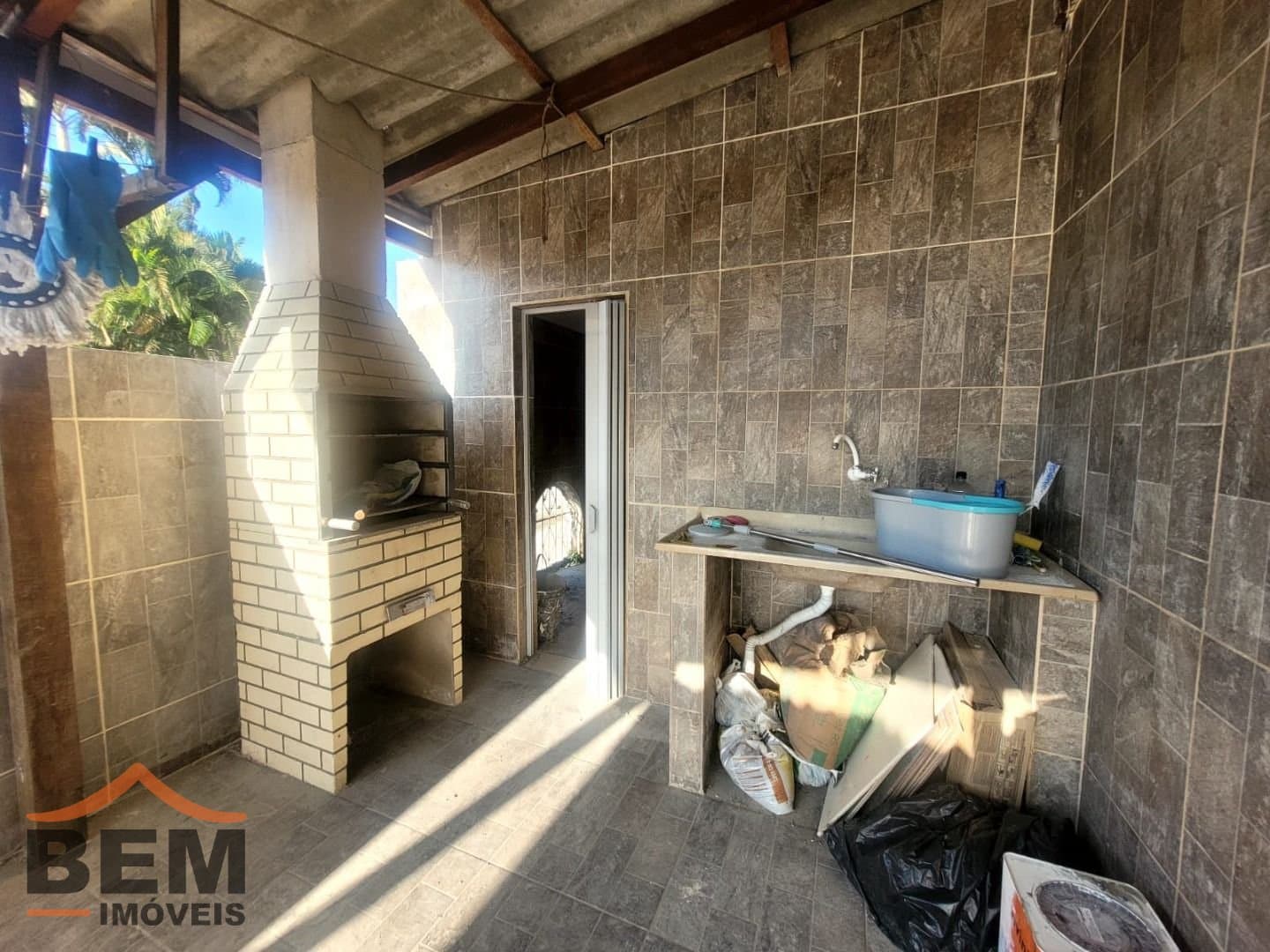 Casa para alugar com 1 quarto e 50 m² no bairro Quilômetro Doze, em Itajaí.