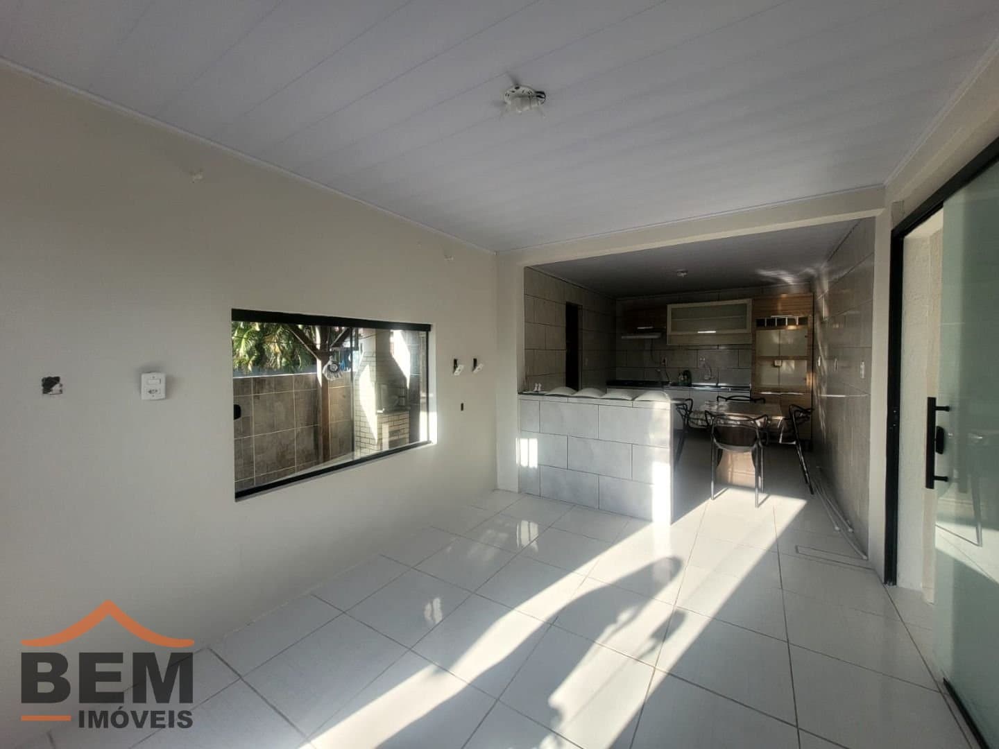 Casa para alugar com 1 quarto e 50 m² no bairro Quilômetro Doze, em Itajaí.