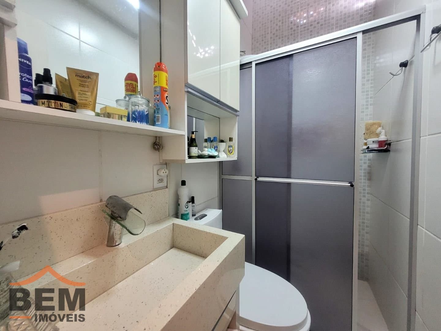 Casa para Locação com 2 quartos, 2 vagas no bairro Espinheiros em Itajaí/SC