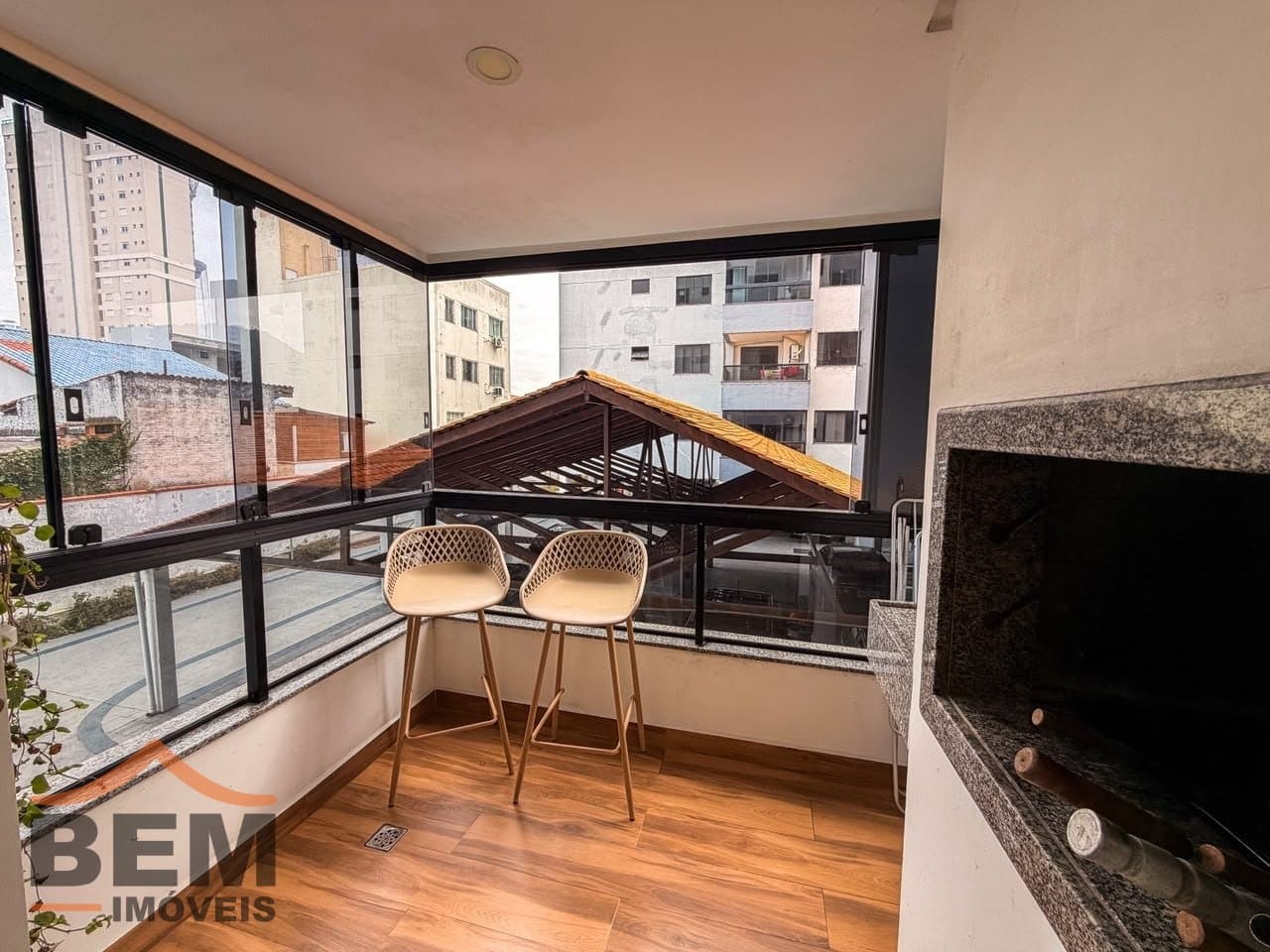 Apartamento com 3 dormitórios e 01 suite à venda com 86 m² -  Bairro Fazenda - Itajaí/SC