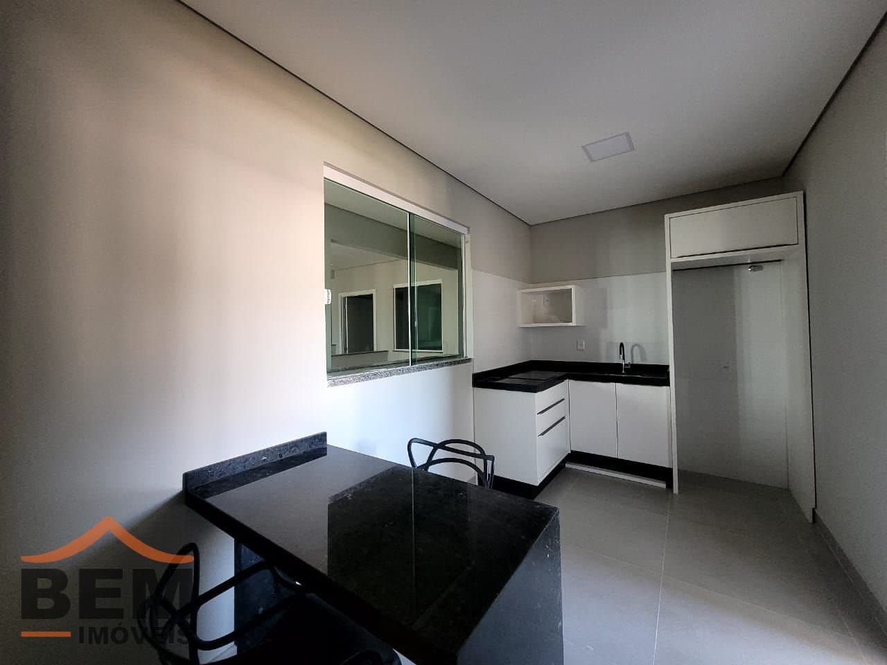 Apartamento para alugar com 1 quarto e 30 m² no bairro Dom Bosco, em Itajaí.